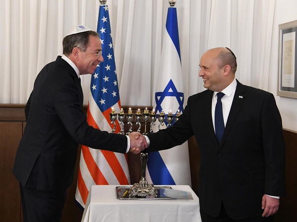 Premier Bennett mit dem neuen US-Botschafter in Israel Thomas Richard Nides